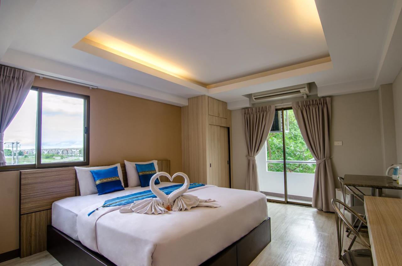 Tara Lake Bangkok Exterior photo